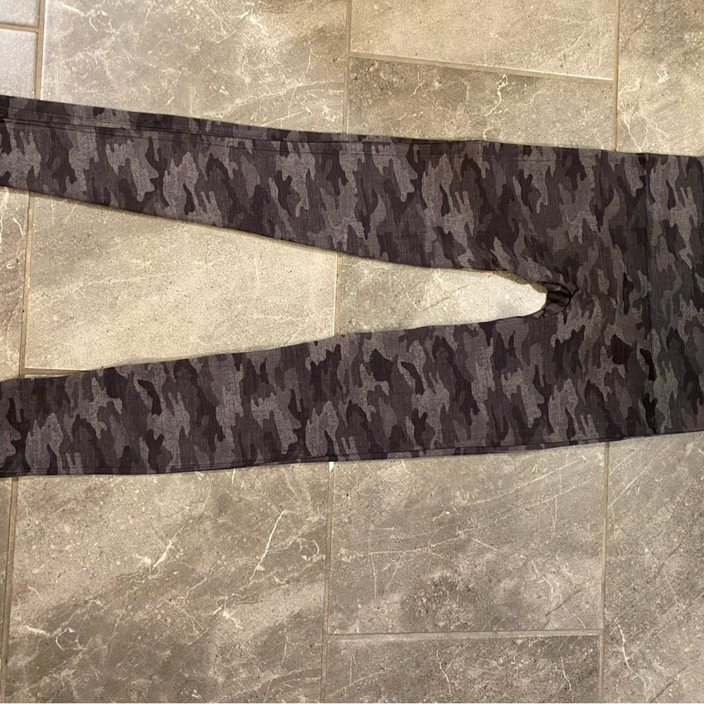 Spanx seamless leggings , new with tags , ladies medium